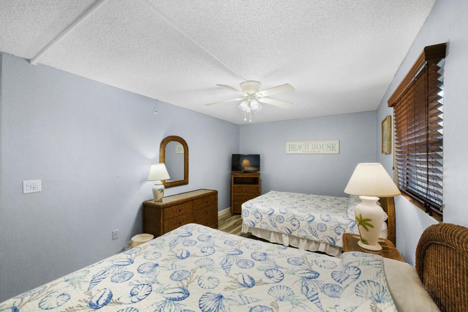 201 Sandy Shores Condos Сант Пит Бич Экстерьер фото