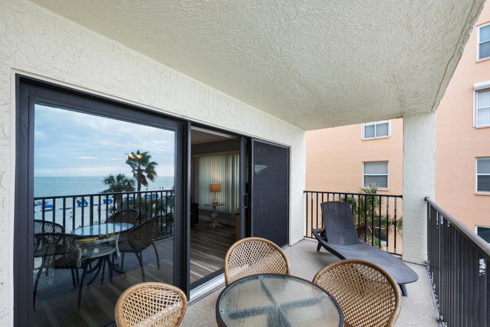 201 Sandy Shores Condos Сант Пит Бич Экстерьер фото